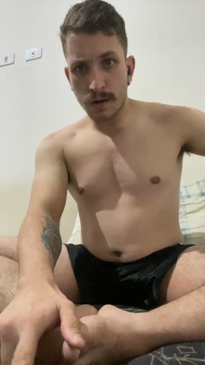 Foto porno BigodeMarrento are un fundulet nebunatic pe KUR.ro