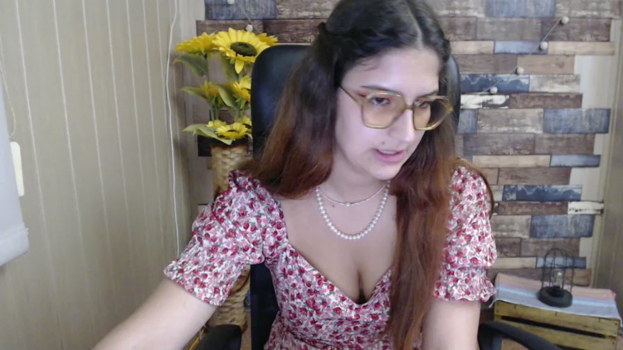 Chat sexy cu NikolGii pe Cam4