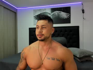 Foto porno aestheticfitness_ ne arata tot la camera pe KUR.ro