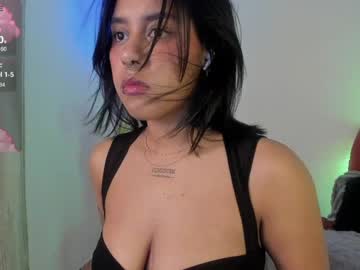 Fantezii cu alaskaangels pe Chaturbate