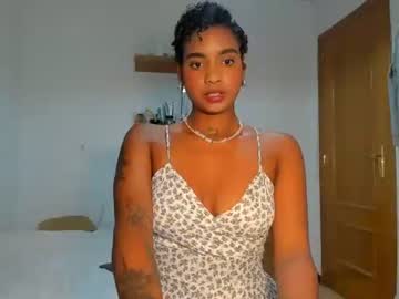 alicejackson777 se dezbraca la web pe Chaturbate