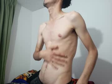 angelocol6 se dezbraca la web pe Chaturbate