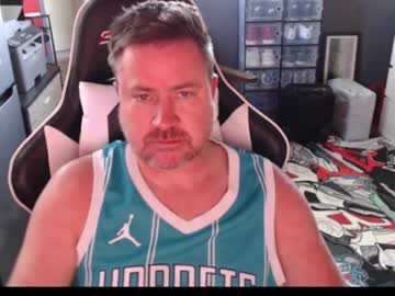 basketballjerseygang se dezbraca la web pe Chaturbate