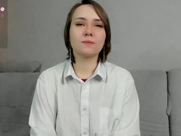 blissboddy se dezbraca la web pe Chaturbate