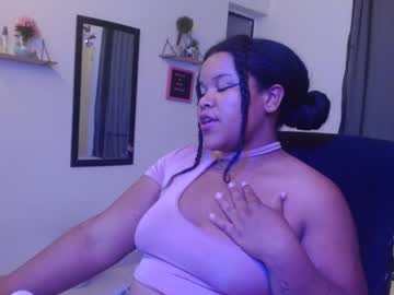 chirly_23 se dezbraca la web pe Chaturbate