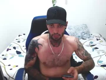 Foto porno Ce sexy este christhoper_thompson pe KUR.ro