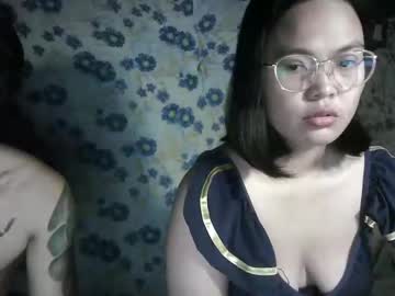 chubbycheeks27 se dezbraca la web pe Chaturbate