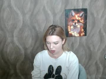 cute_mia_s se dezbraca la web pe Chaturbate