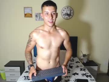 Foto porno Fantezii cu daylon_brown_ pe Chaturbate pe KUR.ro