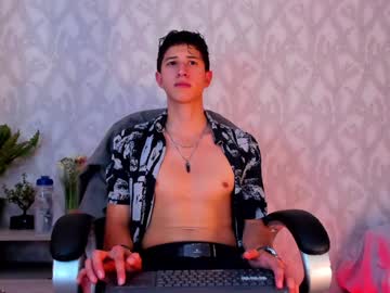 Foto porno dorian_mystery se dezbraca la web pe Chaturbate pe KUR.ro