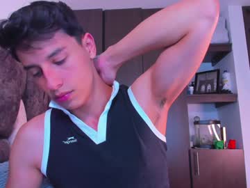 Fantezii cu guy_twinks pe Chaturbate