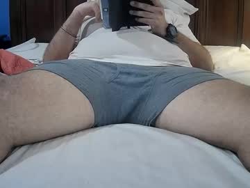 Foto porno Ce sexy este h2theizzo pe KUR.ro