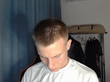 Ce sexy este hot_boy5232