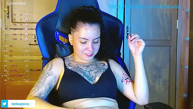 jaydensalvatore_ face orice la camera pentru bani