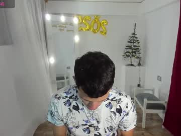 jeycob_777 se dezbraca la web pe Chaturbate