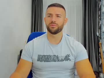 Foto porno Ce sexy este joshuamuscle69 pe KUR.ro