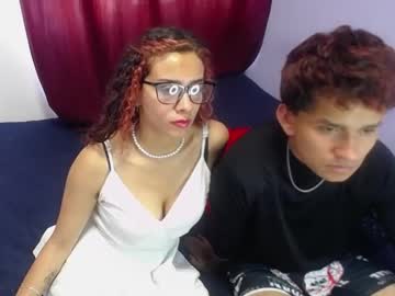 Fantezii cu kellyandroberth pe Chaturbate