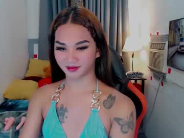 Fantezii cu lil_fantacy pe Chaturbate