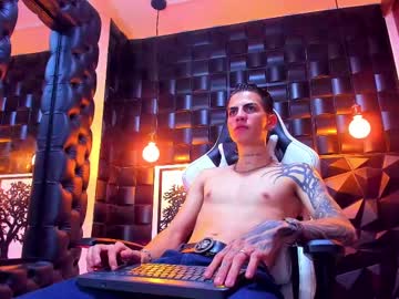 Foto porno Ce sexy este lil_paul3 pe KUR.ro