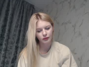 lilimeoww vrea sex pe Chaturbate