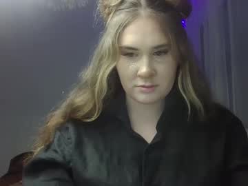 Ce sexy este lilyshade