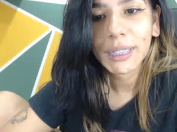 Fantezii cu littlemandy_ pe Chaturbate