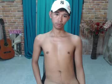 lui_the_fucker se dezbraca la web pe Chaturbate