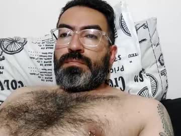 luis2988z se dezbraca la web pe Chaturbate