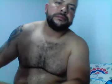 luisferrlt se dezbraca la web pe Chaturbate