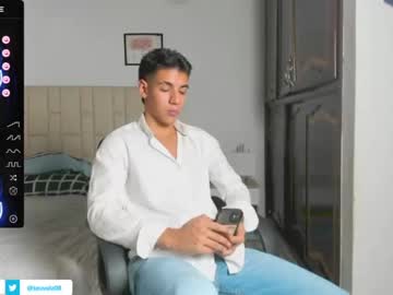 Foto porno mateovelez24 se dezbraca la web pe Chaturbate pe KUR.ro