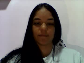 miabunny604702 se dezbraca la web pe Chaturbate