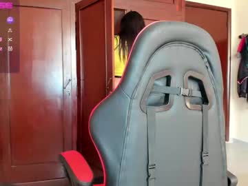 mila1_fox vrea sex pe Chaturbate