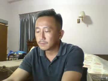 nickyang75 vrea sex pe Chaturbate