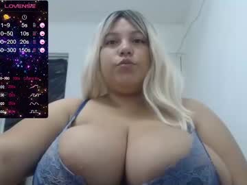 Foto porno nicoll_hottly se dezbraca la web pe Chaturbate pe KUR.ro