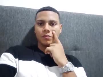 Fantezii cu parker_king pe Chaturbate