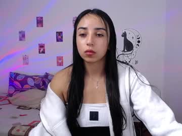 paulinatobon se dezbraca la web pe Chaturbate