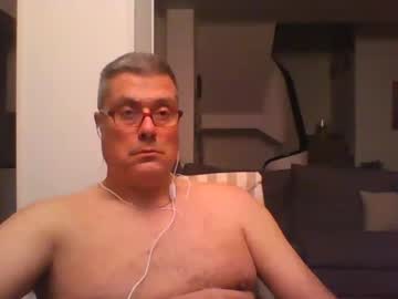 Chat sexy cu prendimisubito pe Chaturbate