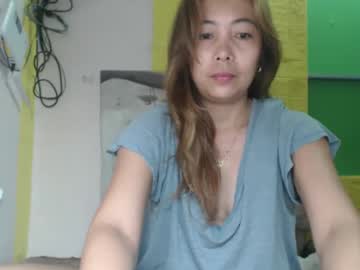 prettylegs_69 se dezbraca la web pe Chaturbate