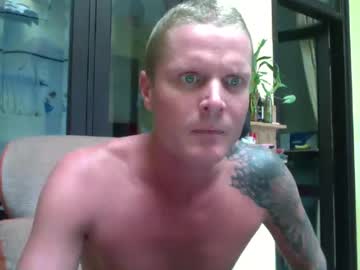 rabbit_eyes69 se dezbraca la web pe Chaturbate