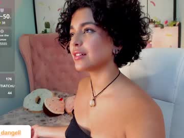 Fantezii cu rose_dangel1 pe Chaturbate