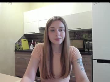 sophie_crashh se dezbraca la web pe Chaturbate