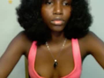 Foto porno themelaninqueen se dezbraca la web pe Chaturbate pe KUR.ro