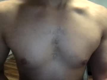 Fantezii cu thenakedboyy283 pe Chaturbate