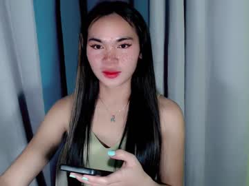 Fantezii cu ur_innocent_girlx pe Chaturbate