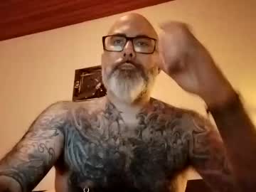 Fantezii cu urdaddy210585 pe Chaturbate