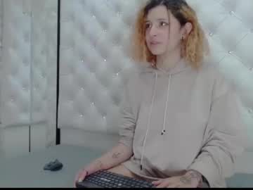 valencute3xx se dezbraca la web pe Chaturbate