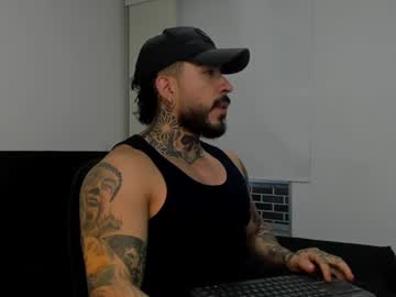 xperseoxxx se dezbraca la web pe Chaturbate