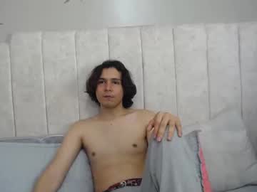 yamatto__ vrea sex pe Chaturbate